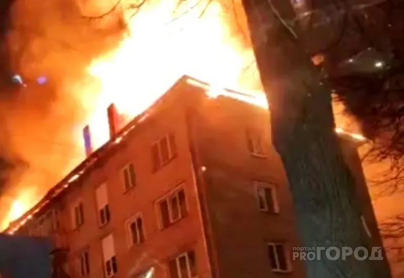 В Челябинской области мать выбросила детей из окна пятого этажа, спасая их от пожара