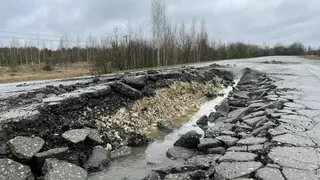 Грузовик уничтожил трассу в Рязанской области