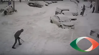 Жильцы 105-го дома на Мира в Нижнекамске устроили показательную уборку двора