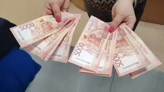 Каждый получит по 10 000 рублей на карту «Мир». Деньги придут до 1 июня