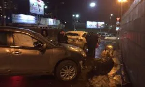 Инцидент на парковке возле ТЦ "Рязанский", кто виноват? Анализ юриста