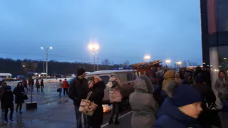 Сотрудники ТЦ "Премьер" - Мы устали мерзнуть на улице, пошли греться в "Декатлон"