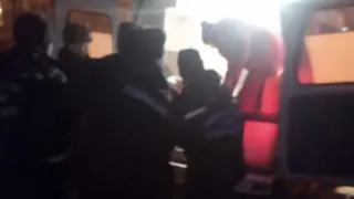 Спасатели помогли врачам попасть в квартиру жительницы Магнитогорска, которую сразил инсульт