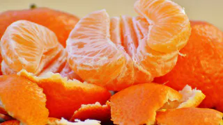 В Европе мандариновые корки стоят дороже самого фрукта, а у нас на выброс: здорово помогает в хозяйстве