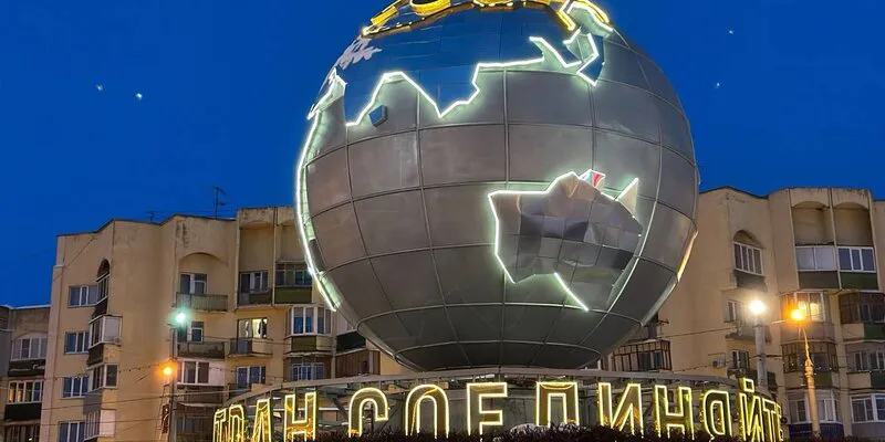 Реставрация монумента «Глобус» в Пензе завершена