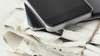 Жительница Вязников похитила из магазина более 30 телефонов