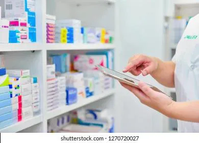 Почти половина россиян не может найти в аптеках один вид льготных лекарств