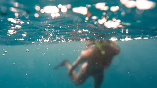 Очевидцы сообщили о гибели женщины на Комаровском пруду