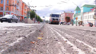 Рабочие перестанут мешаться под колесами: в мэрии сообщили, когда откроют движение по Первомайскому проспекту