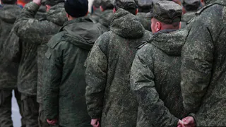 Под Архангельском военный «КамАЗ» въехал в колонну срочников: двое погибли