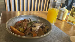 Это самый любимый салат генсека Хрущева: такое лакомство сметается со стола за 3 секунды — кремлевский рецепт