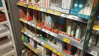 Популярные зубные пасты проверили на отбеливание — заявленный эффект исчез при тестах