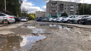 Пестрит от ям: рязанцы пожаловались на очередную "убитую" дорогу на Московском