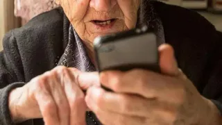 «Теперь запрещено». Пенсионеров, у которых есть телефон, ждет сюрприз с 10 января