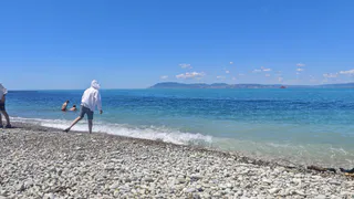 5 курортов, где море теплющее уже с 18 июня: вода +28 °С, пляжи пустые, а путевки отдают за полцены