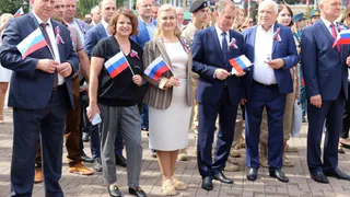 Замгубернатора Татьяна Кулешова поздравила жителей региона с Днем российского флага
