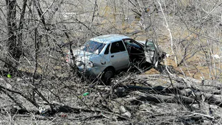 Пьяный за рулем: под Рязанью "Лада Приора" вылетела в кювет