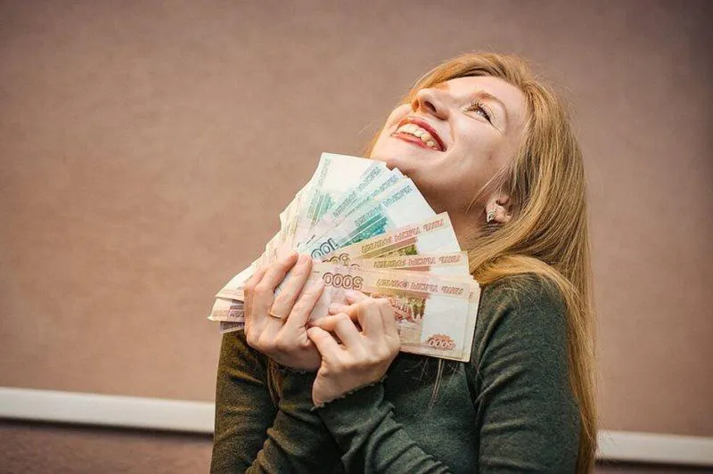 Бюджетникам повысят зарплаты с 1 октября
