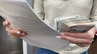 Госдума хочет уравнять зарплаты российских бюджетников