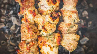 Вкуснейший шашлык на мангале: 1 хитрость перед жаркой - нежное и сочное мясо