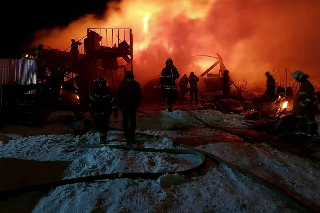 Двое погибли в пожаре на стройке в Пензе