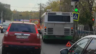 На улице Семашко образовался затор из-за ДТП с автобусом