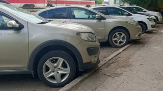 Паркуетесь во дворе? Привыкайте к новым правилам: вот что уже изменилось летом 2025 года