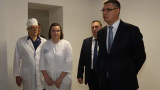 Александр Авдеев и Дмитрий Наумов осмотрели новые больницы Владимира