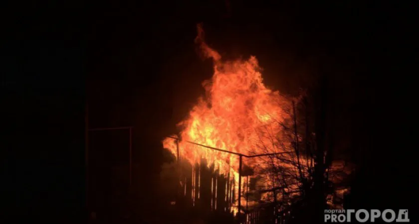 В сгоревшей челябинской даче обнаружили труп мужчины