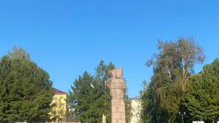 В Сыктывкаре после череды провалов в мае начнут ремонт памятника Ленину