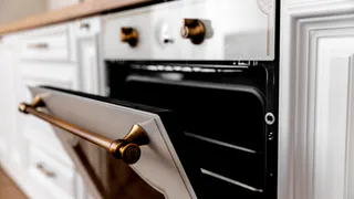 Как один прибор заставляет вас переплачивать за свет. Он есть почти у всех.