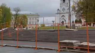 Во Владимире начался ремонт лестницы у входа в парк Пушкина