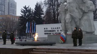 Тронуло до слез: рязанка благодарит детей за почетный караул у Вечного огня