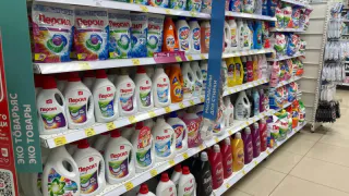 Стоят копейки, а стирают лучше элитных: 5 лучших стиральных порошков по версии Роскачества