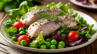 Лучше "Шубы" и "Оливье": делаю на новогодний стол Скандинавский салат с селедкой - все дело в особой заправке