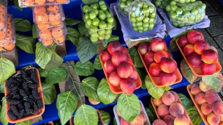 Это вредная ягода: а мы едим ее покупаем как деликатес, еще и детей угощаем