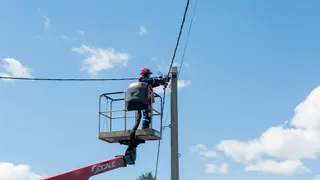 Три дня без электричества: в Нижнекамском районе ремонтируют электрические сети