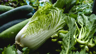 Такого салата с пекинской капустой вы еще не пробовали: майонеза в составе нет!