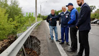 Сильные дожди размыли дорогу в Магнитогорске: глава города взял ситуацию под контроль