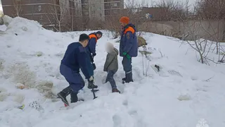 В Казани на пустыре 11-летний мальчик провалился по колено в снег