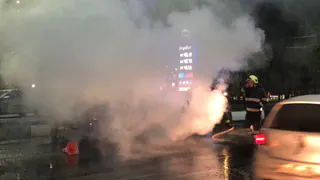 Клубы дыма: на Московском шоссе сгорел автомобиль