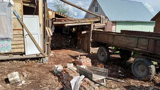 "Распереживалась из-за скандалов и несколько дней не вставала": под Владимиром бабушку не пускают в дом, где она родилась и жила