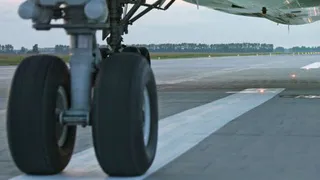 Взлетевший в Нижнекамске самолет экстренно вернулся обратно