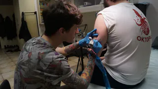 Мысли вслух: татуировщик рассказал в какое время лучше всего набивать тату