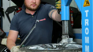 Асфальт высох - стоит ли менять резину прямо сейчас