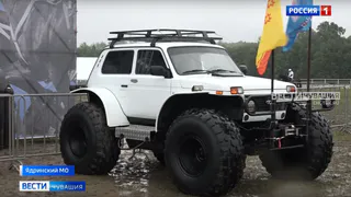 На Кубке Чувашии по конным бегам участникам СВО передали автомобиль