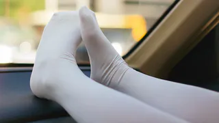 Копеечный ингредиент вернет даже застиранным носкам ослепительную белизну: замочите на 2 минут — новые не нужны