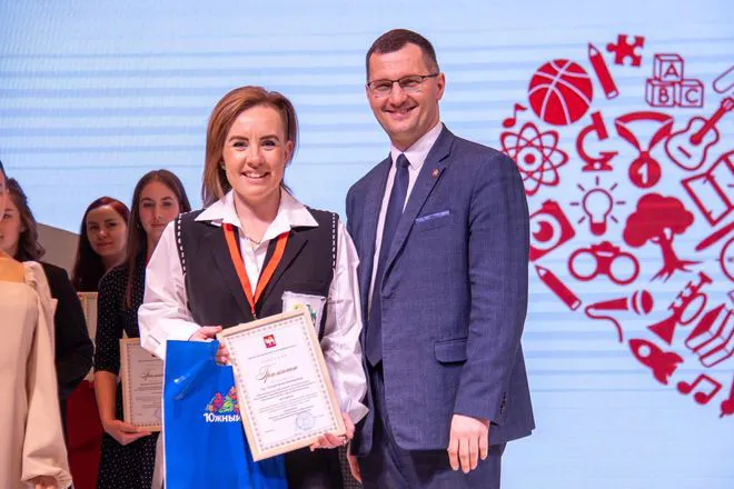 Педагог из Магнитогорска завоевала первое место на региональном конкурсе «Сердце отдаю детям»