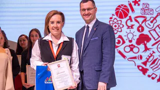 Педагог из Магнитогорска завоевала первое место на региональном конкурсе «Сердце отдаю детям»