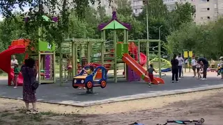 Как выглядит детская площадка за 2 миллиона в Комсомольском парке